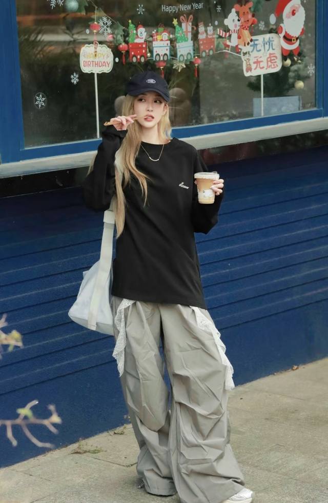 新款上新 D143# We11Done官网25Ss简约Logo刺绣落肩男女同款长袖T恤 高版本 高克重 后摆下幅Logo刺绣 颜色：黑色、白色 码数：S、M、L