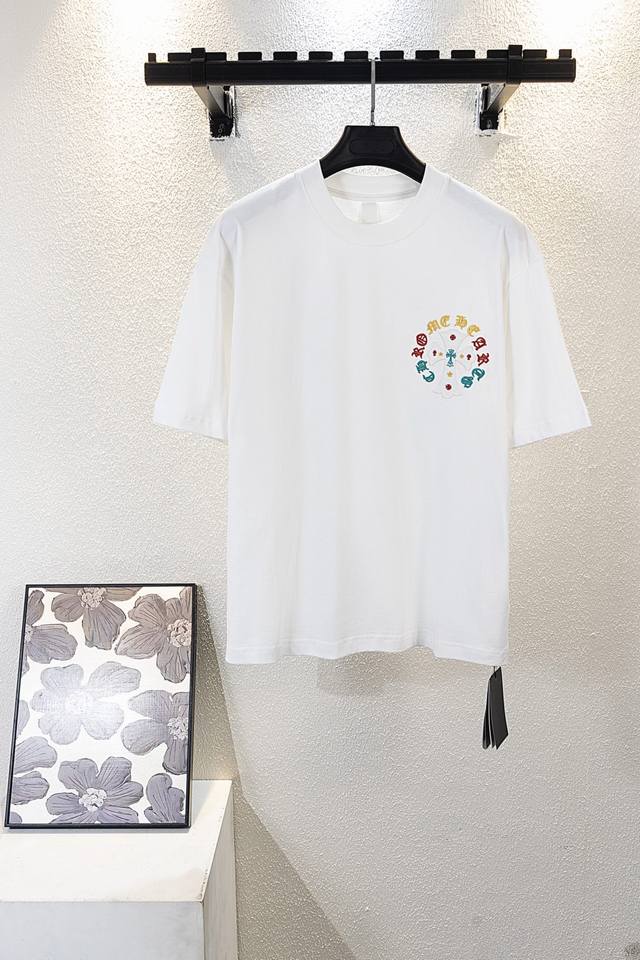 款号K6062 Chrome Hearte 克罗心 Ch 25Ss夏季，320克高克重磨毛洗水双纱面料 彩色刺绣梵文字母刺绣工艺，轻奢主义，前胸口马赛克彩色小刺