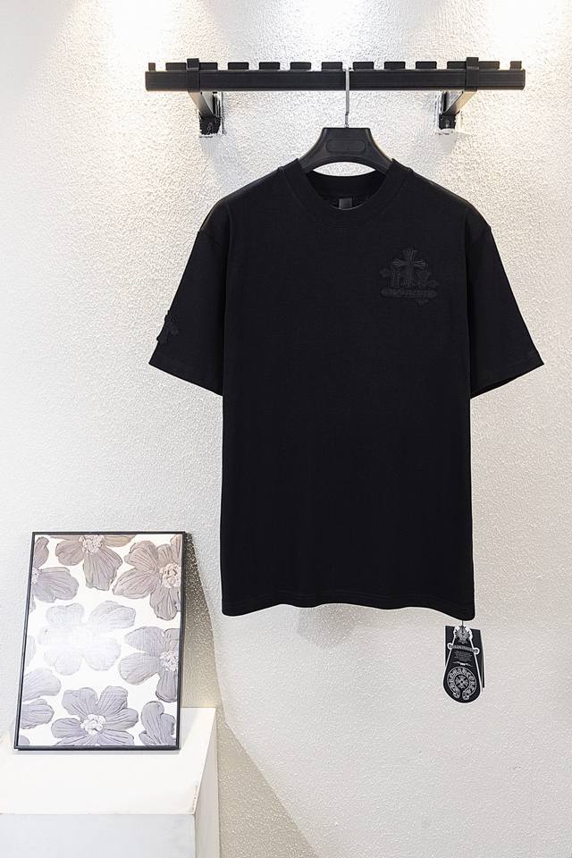 款号K6061 Chrome Hearte 克罗心 Ch 25Ss夏季，320克高克重磨毛洗水双纱面料梵文字母刺绣工艺，轻奢主义，前胸口马赛克彩色小刺绣梵文超级