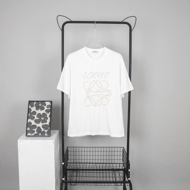 款号K553 - Loewe罗意威官网同步上新 高密度精密刺绣 短袖T恤 男女同款 -采用原版2 G双纱对版定织定染面料 螺纹同缸定染零色差 独家品质区别通货