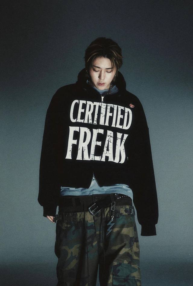 Grailz 联名Zico做旧标语复古拉链连帽卫衣帽衫短宽外套 款号：625 码数：1码 2码 3码 高版本440G面料 定制双拉链 帽子定制金属五金 非常重工