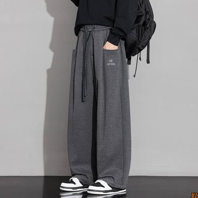 Arc’Teryx始祖鸟 独家实拍上新秋冬高品质纯色运动卫裤百搭抽绳裤垂感阔腿裤休闲裤，本季主打，货源充足，放心主推，高端品质，经典设计，做工出色，经典百搭，上