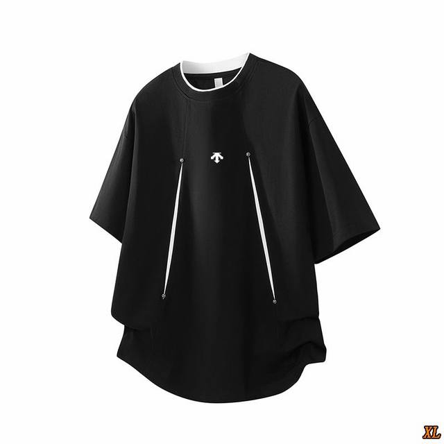 Descente迪桑特 独家实拍上新夏季高品质圆领T恤解构拼接设计感短袖T恤潮牌宽松休闲五分半袖，本季主打，货源充足，放心主推，高端品质，经典设计，做工出色，经