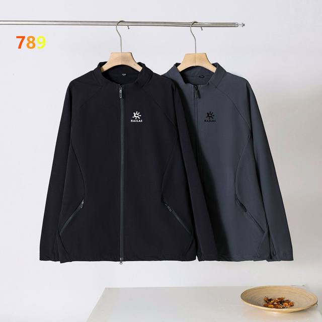 凯乐石新款情侣连帽拉链卫衣， 上身效果超Nice线缝全工艺 高端品质全部质检后出货的，超级喜欢这个面料！纯原单！品质好到爆！不挑年龄段，上身太好看！，不是样子货