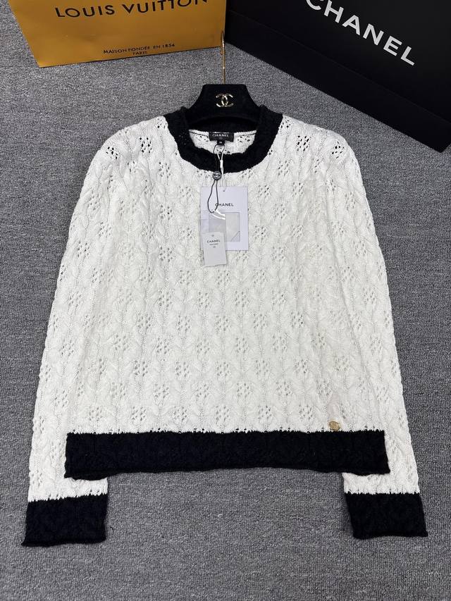 Chane*25B新款针织圆领套头 黑白撞色拼接设计 麻花纽绳工艺 下摆Yb开模Logo五金点缀 简约时髦精致百搭 尺码Sml