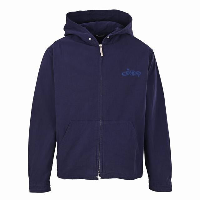 Dior迪奥Cd 联名刺绣拉链连帽外套 定制定染灰蓝古法密织厚棉，进口机刺绣工艺实现刺绣作业，精度高，线条流畅而细腻，人体学立体裁剪，做工复杂、繁琐、时效慢、损