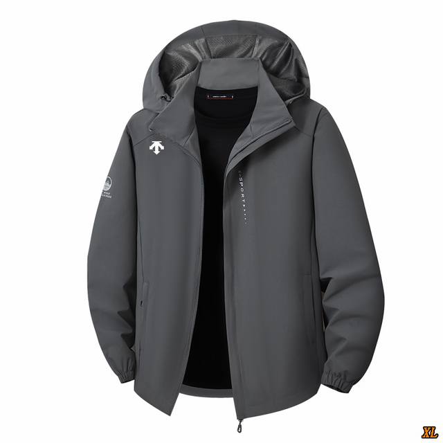 Descente迪桑特 独家实拍上新秋季高品质情侣通码户外时尚外套冲锋衣男女单衣连帽外套，本季主打，货源充足，放心主推，高端品质，经典设计，做工出色，经典百搭，