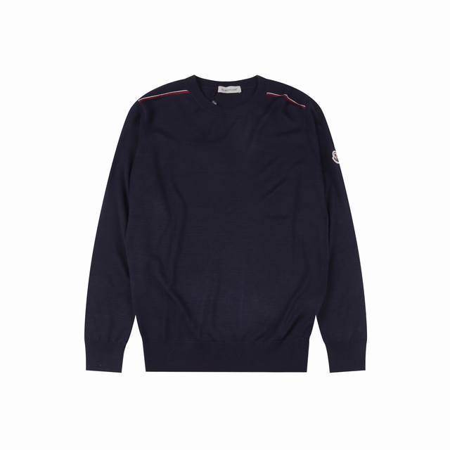 Moncler 蒙口 肩膀条纹桑蚕丝针织毛衣 采用桑蚕丝材质，亲肤又透气，舒适度直接拉满 袖口条纹点缀 手臂层次感很强 男女同款 情侣款 Oversize版型