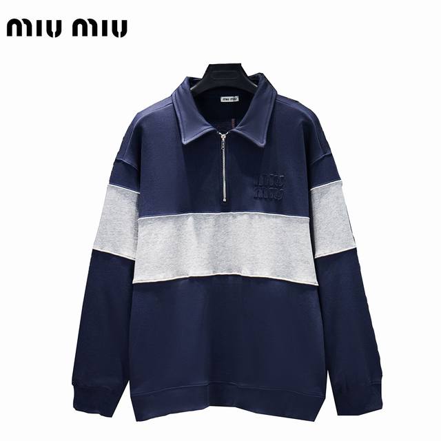 Miu Miu 缪缪 25Fw贴布字母拼色半拉链翻领卫衣 采用订色订染毛圈纯棉卫衣面，420G双股双纱，手感舒适 进口针织针梳棉进行制作，厚度适中，有垂感又有轮