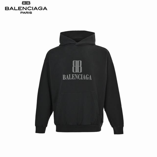 Balenciaga 巴黎世家 25Fw 双B字母徽标连帽卫衣 采用100%定织定染纯棉面料 内里毛圈 巴黎专属面料 由于面料特殊定制 成衣经过水洗处理 胸前印