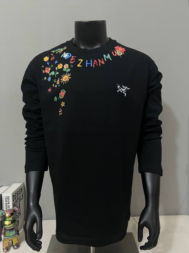 始祖鸟Arc'teryx 25Fw秋冬新款长袖T恤，官&得物同步Kragg系列彩色字母印花；严苛Logo大小字母印花位置，细节与官一致，采用280G双纱100%