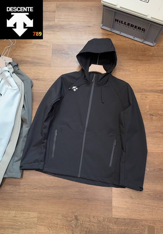 Descente迪桑特 Dualis都市通勤防泼水透湿男士外套梭织上衣新款 设计沉稳低调，兼具出色的舒适性和机动性，不管是绅士范，休闲范，还是酷拽范都能轻松Ge