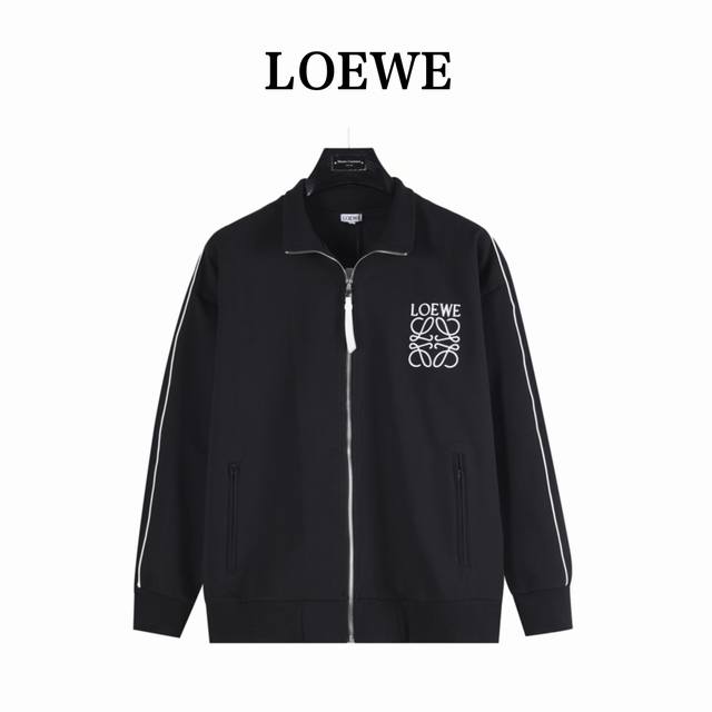 Loewe 罗意威 25Fw简约线条拉链外套 区分市面通货，男女同款全新美学灵感趣味设计,渠道性质精品。让整体造型设计更加优雅时尚，今夏最火系列，无数明星潮人追