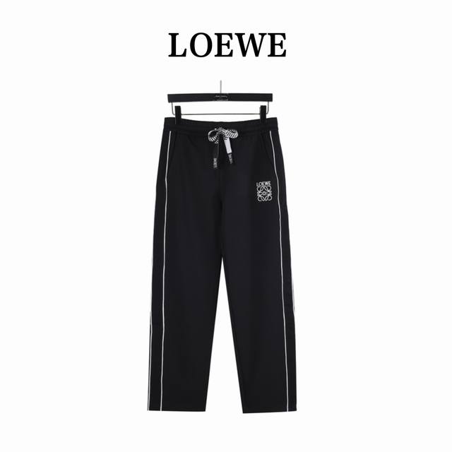 Loewe 罗意威 25Fw侧边简约线条长裤 区分市面通货，男女同款全新美学灵感趣味设计,渠道性质精品。让整体造型设计更加优雅时尚，今夏最火系列，无数明星潮人追