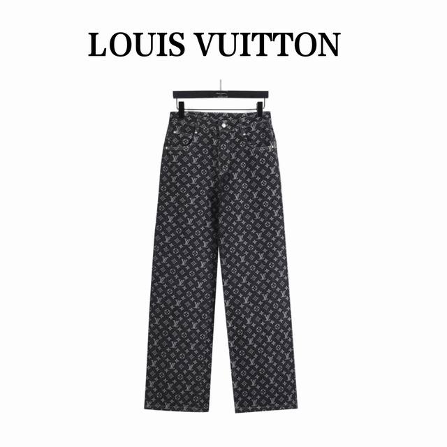 Louisvuitton 路易威登 满印老花套装牛仔长裤 Lv新款时装秀的牛仔长裤闪烁迷人，令日间造型更见出众。 长裤采用牛仔布缝制，满印Monogram提花图