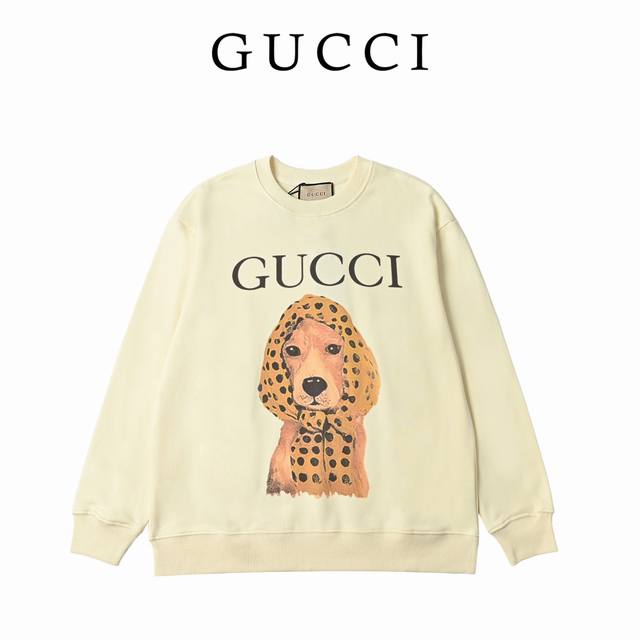 头巾小狗卫衣 Size: Gucci新品！秋冬系列高克重卫衣 选用客供定制针织 %纯棉面打造,面料手感细腻，厚实有质感的纯棉布 高密度的机织工艺，如棉絮般柔紧致