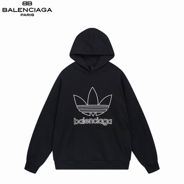 Balenciaga 巴黎世家 25Fw刺绣三叶草连帽卫衣 面料采用巴黎Zp定织定染全棉大卫衣.克重450克，布面干净.布纹清晰，柔软舒适.色牢度好.不易变色。