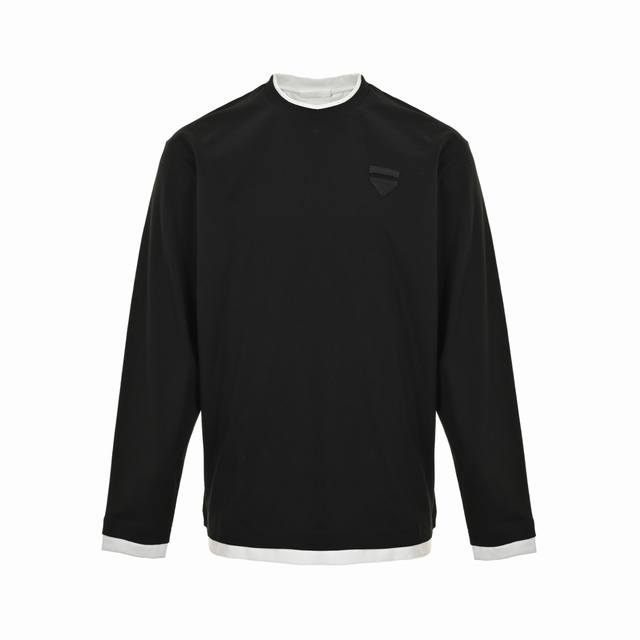 Prada 普拉达假两件拼色圆领长袖T恤 原版8300购入，原版布料， G定制全棉布料，按原版色定染。宽松版型风格，胸前饰有标志性织物三角形徽标。假两件设计通过