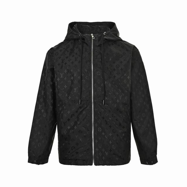 Louis Vuitton 路易威登 满印老花风衣拉链外套 原版购入，第一时间打版。面料为定制密纺科技面料轻薄面，上身丝滑透气。红外线定位裁剪，工装风衣型设计，