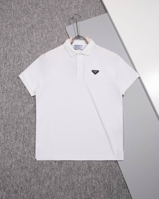 Prada 普拉达 胸口三角标字母 Polo衫 原版面料 官方同款 定制 同缸染面料 手感非常舒服 春夏最新砖柜同步 时尚又个性 超级百搭好看的一款 男女都非常