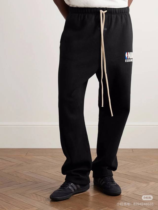 Essentials联名Nba全明星加绒直筒裤长裤男女同款：如果你是一个追求潮流、热爱篮球文化的人，那么这条Fear Of God Fog复线Essential
