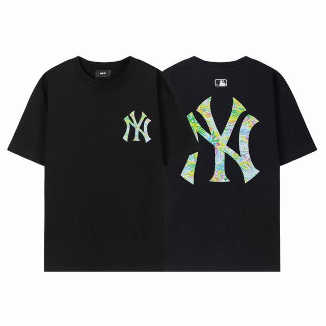 212# 采用原版订制面料、300克重 版型不易走样、做工细节做到极致.、搭配320克1X1螺纹 面料螺纹同缸定染无色差 不易变形 进口环保印花胶浆 图案鲜明立