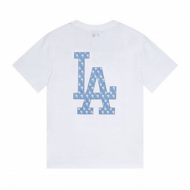 228# 采用原版订制面料、300克重 版型不易走样、做工细节做到极致.、搭配320克1X1螺纹 面料螺纹同缸定染无色差 不易变形 图案鲜明立体 品质男女同款