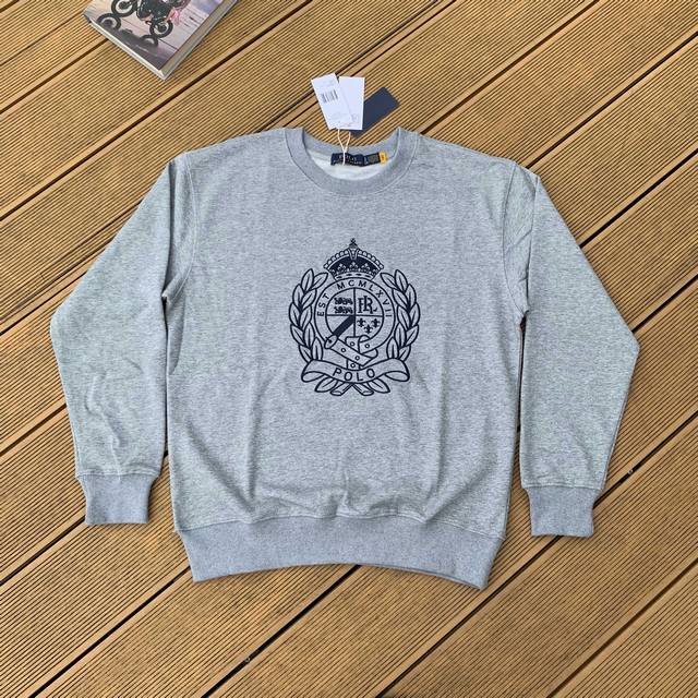 款号:S082 Ralphlauren 拉夫劳伦2025秋冬新款400G毛圈卫衣薇章图案刺绣Logo 拉夫劳伦减龄单品，大衣面料采用60%棉40%涤，既保留了棉