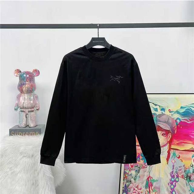 款号：S063 [ Ayc Teryx 始祖鸟] Fw长袖T恤 小鸟经典Logo标银色印花图案短袖 高端32S双纱400克面料 重磅面料 定制拉架罗纹同缸同染