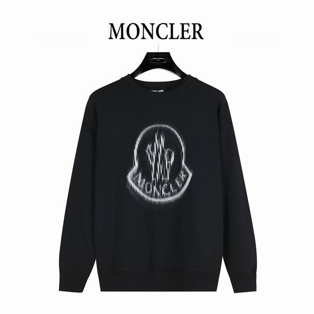 Moncler 蒙口 25Fw 重影印花手臂小标圆领卫衣 Logo重影印花设计，手臂章仔工艺，时尚百搭。采用优质纯棉面料，做工精致，细节完美。 前胸品牌Logo