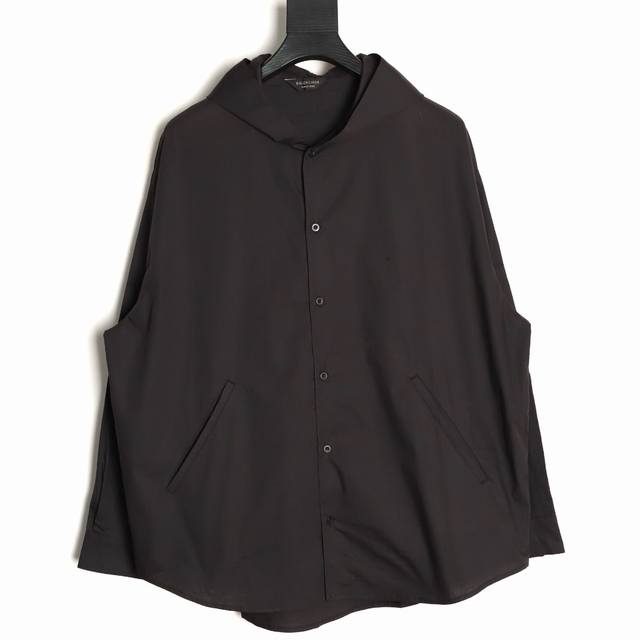 Balenciaga 巴黎世家 25Fw 廓形剪裁连帽衬衫 巴黎剪裁款 Yb一致的全棉府绸面料 埋夹缝合工艺 贝壳扣Yb开模 袖子进口百灵达刺绣 版型一刀未改