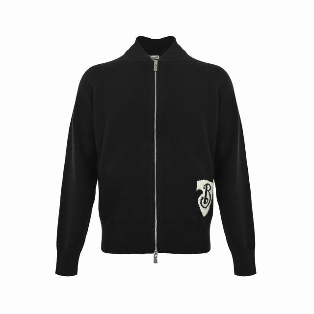 Burberry 巴宝莉 25Fw 盾牌提花毛衣拉链外套 定制羊毛色织毛衣面料 进口电脑横机毛料纺织机做色织Logo技术 将羊毛等优质毛料通过精密的编织技术实现