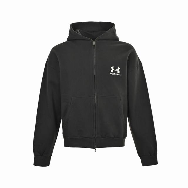 Balenciaga 巴黎世家 安德玛联名刺绣拉链连帽外套 今年最新款外套 巴黎最新安德玛联名款外套 面料采用 G全棉毛圈布 手感柔软舒适顺滑 工艺采用前后幅精