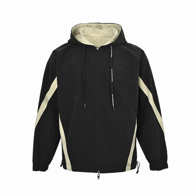 Balenciaga 巴黎世家 拼接刺绣水洗双面皮夹克 双面穿简直不要太好看了，相当于两件衣服，永远穿不腻的感觉，太酷了，一面拼接科技面料+一面水洗双拼，这个设