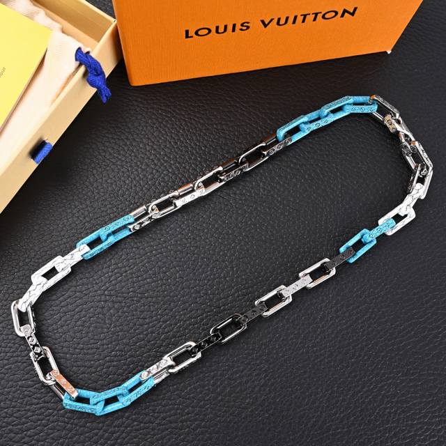 Louis Vuitton Lv Monogram Chain 大理石花纹竹节项链M01293 官网在售价 P10, Rmb，本款 Monogram Chain