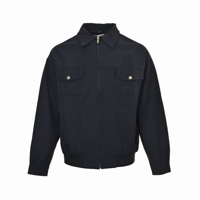 Miu Miu 缪缪 24Ss 巴塔维亚高端羊毛夹克 Zp30680购入制作!现货早就到仓了!现在放货!面料采用非常高端的100%西装羊毛料,100%羊毛!成本 Miu Miu 缪缪 24Ss 巴塔维亚高端羊毛夹克 Zp30680购入制作!现货早就到仓了!现在放货!面料采用非常高端的100%西装羊毛料,100%羊毛!成本