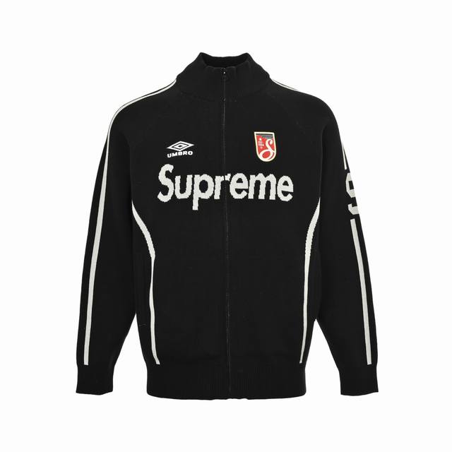 Supreme 25Fw Umbro联名毛衣外套 此次发售的Supreme X Umbro联名拉链毛衣以其独特的拼色设计、厚实的面料以及精致的刺绣工艺，成为20