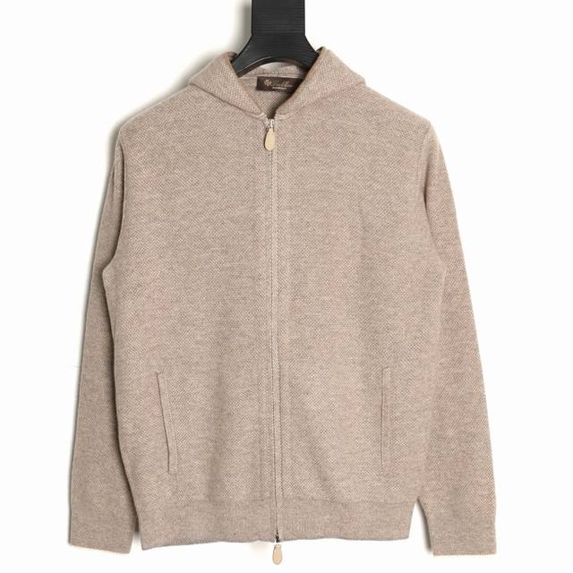 Loro Piana Lp30Fw 藤格羊毛拉链外套 本产品款式照原版采用全进口澳毛毛条定制走锭纺纺纱工艺，使其客户体验羊毛的价格P，羊绒的质感。配上专门开模定