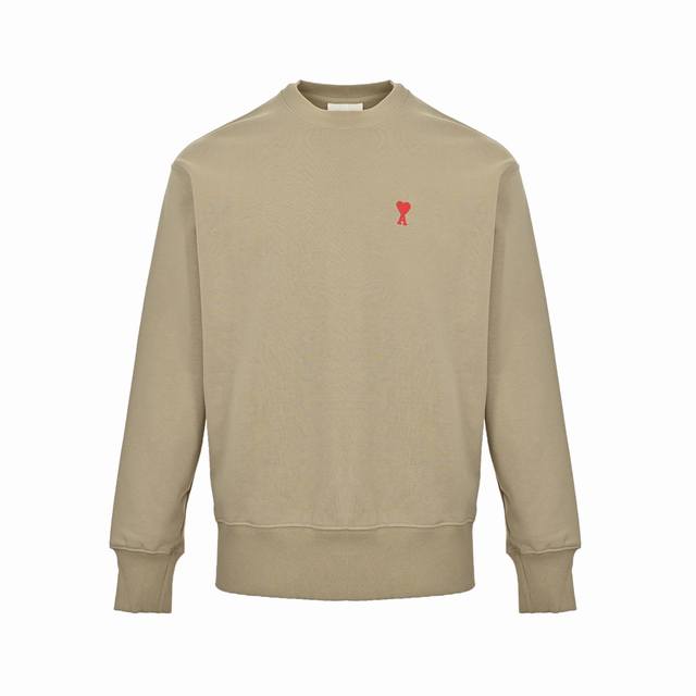 Ami 小爱心刺绣圆领卫衣 抛开一切乱七八糟的话术 我们直接来到商品参数： 380G定制粗糙手感面料 正确插肩袖做工 每一处细节100%还原官网 螺纹采用500