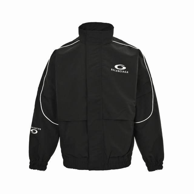 Balenciaga 巴黎世家 字母刺绣拉链夹克外套 刺绣：直线挺直，曲线圆顺；针迹整齐，边缘无参差现象；绣面平服，丝缕不歪斜；针距一致，不露底，不重叠；绣面光