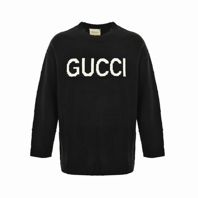 Gucci 古驰 24Fw 重工波点及Logo提花圆领毛衣 描述学院风持续升温，不断为Gucci设计美学添光加彩。 在全新系列中，时尚的概念已经不再局限于本真的