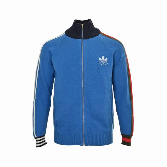 Gucci & Adidas 25Ss 联名三叶草刺绣针织外套 Adidas和Gucci大胆探索联名系列 织带和Gg字母交织图案 巧妙搭配白色三条纹和三叶草徽标