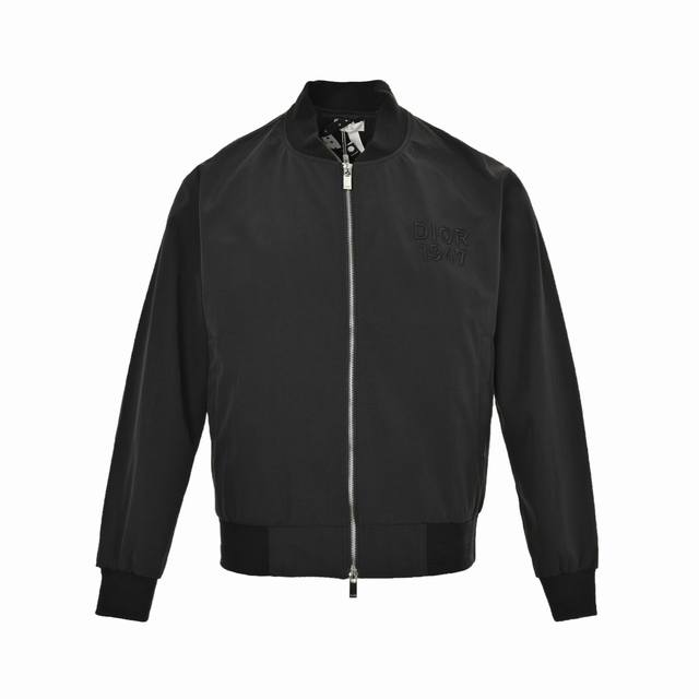 Dior 迪奥 24Fw 刺绣字母棒球服夹克外套 时髦洋气的配色焕发时尚休闲气质,焕发青春活力客供金属按扣型设计,袖口控精细刺绣Logo标识,更为严谨细致,撞色