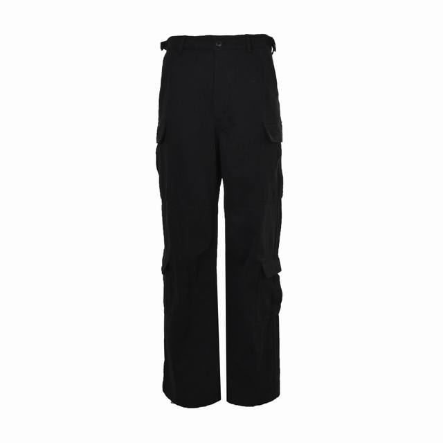 Balenciaga 巴黎世家 25Ss 刺绣多口袋工装长裤 Cargo这两年一直属于热门裤型 真的是百出不厌可拆卸 褶皱 拉链 面料是7X7防撕裂梭织全棉格纹