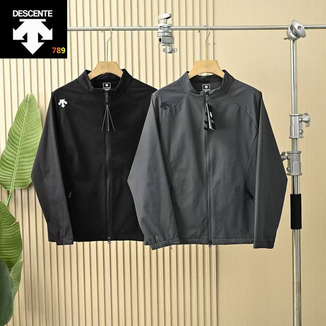 迪桑特 25年秋冬季新品户外男士休闲锻炼立领外套！日常，户外，运动，休闲多功能！ 颜色：黑色 灰色 尺码：L-4Xl 面料微弹，贴身穿着无论是晨跑夜跑还是登山锻