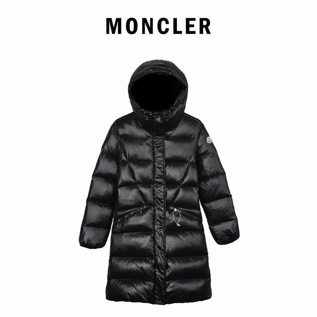 Moncler蒙口秋冬新款Bellevue女士长款羽绒服 出货专柜同步 Bellevue羽绒夹克采用标志性Nylon Laqué面料制成，演绎经典Moncler