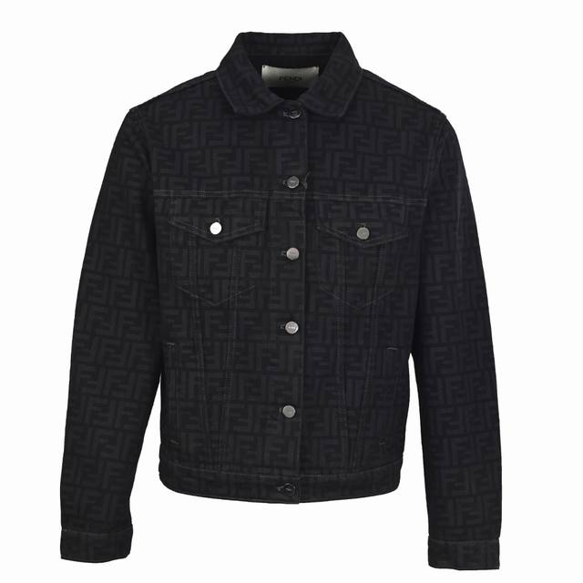 Fendi芬迪Fd 满印Ff套装牛仔外套 定制雅韵黑密织牛仔料，牛仔循环胶浆印花，优先定制原版1:1布匹印花网板，再在布匹上做循环胶浆印花，实现连续且均匀的视觉