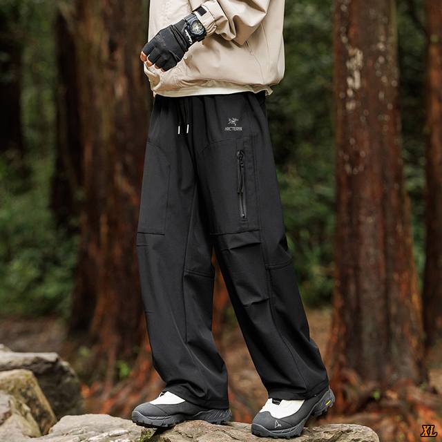 Arc’Teryx始祖鸟 独家实拍上新秋季高品质休闲冲锋裤防水防风多口袋工装裤直筒裤，本季主打，货源充足，放心主推，高端品质，经典设计，做工出色，经典百搭，上身