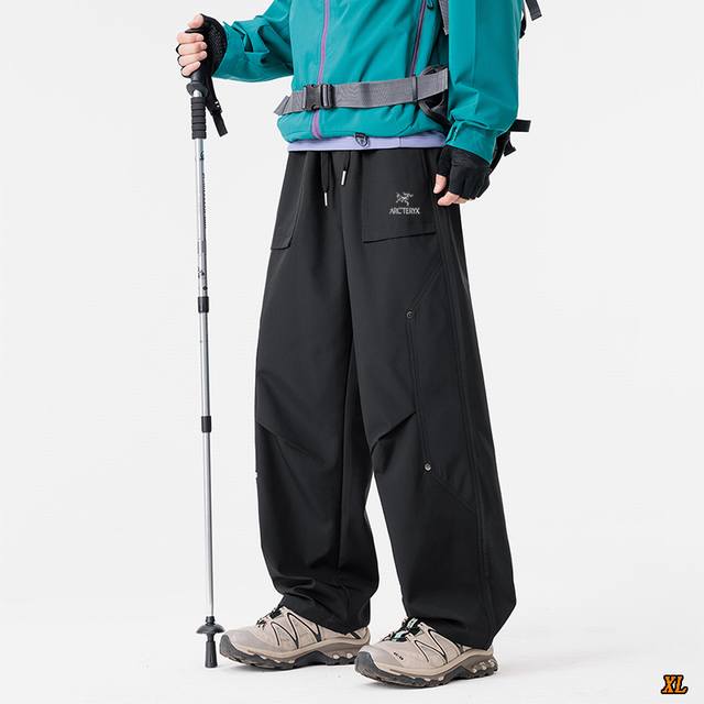 Arc’Teryx始祖鸟 独家实拍上新秋季高品质冲锋裤防水休闲裤褶皱设计感裤机能直筒裤，本季主打，货源充足，放心主推，高端品质，经典设计，做工出色，经典百搭，上