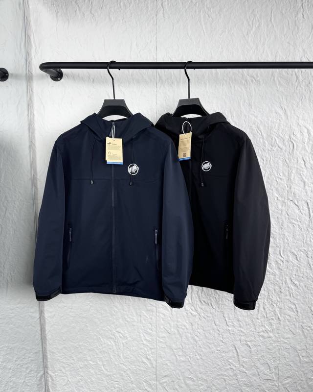 供 Mammut猛犸象2025秋季新品软壳冲锋衣连帽防风防泼水夹克外套 采用Mammutsoftech Tm弹性软壳面料，内里轻盈保温 上身Yyds！ 原版定制